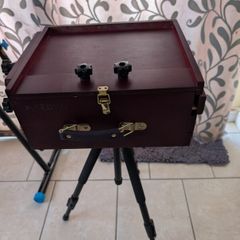 Eeden table easil and tripod stand