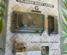 Union cylinder night latch - new