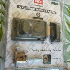 Union cylinder night latch - new