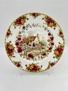 Royal Albert Bone China "Old Country Roses Cottage"