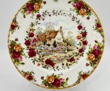 Royal Albert Bone China "Old Country Roses Cottage"