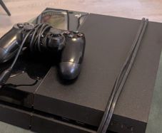 PlayStation 4 (PS4)