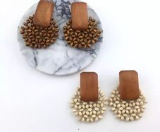 earing brown color