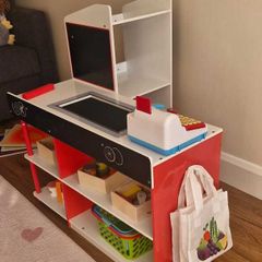 Wooden Grocery shop in Great condition