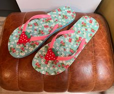 BNWOT Boden strawberry flip-flops