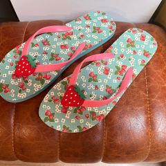 BNWOT Boden strawberry flip-flops