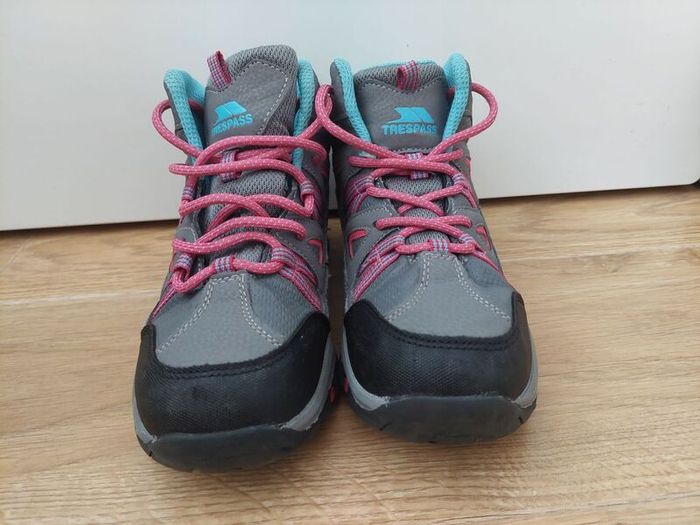 Trespass Kids Gullion II Mid Rise Waterproof Walking Boots/shoes