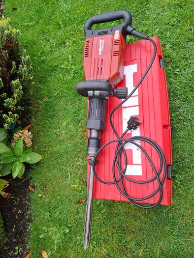Hilti kango 10kg 230V  (warranty 6-months)