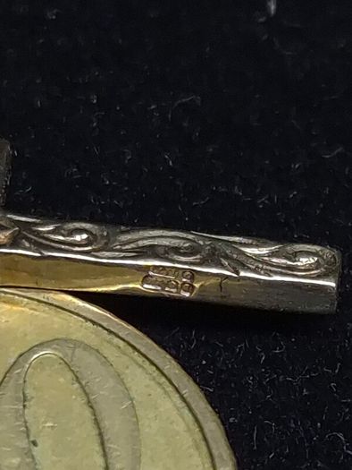 Vintage 9ct Gold Engraved Cross Pendant Sheffield Hallmarked 1.31g