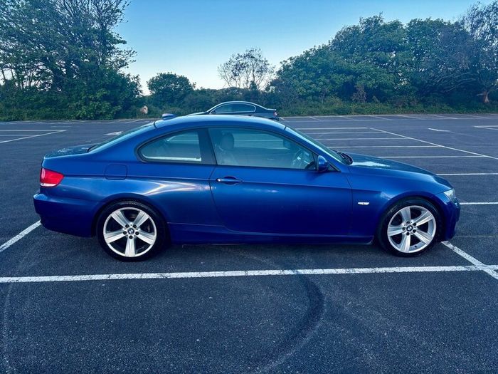 Bmw 320d Coupe (e92 Se Highline) Manual