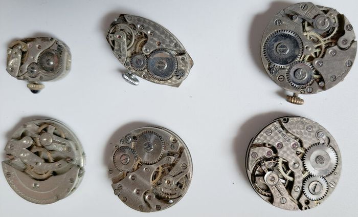 Lot of 26 x Wristwathes and Dials for Parts or Repair