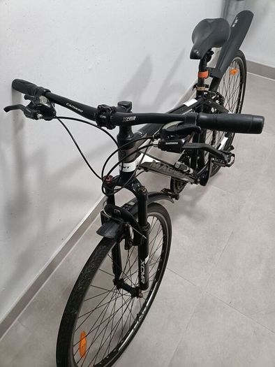 hybrid bicycle size M.