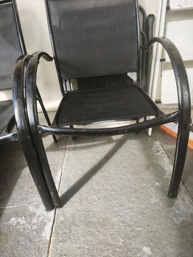 garden chairs and table