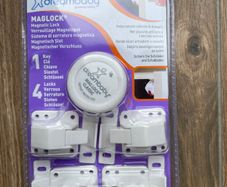 Maglock safety press locks