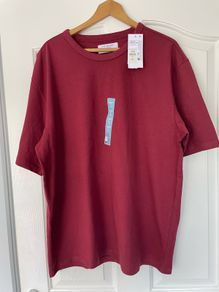 BNWT: Men's t-shirt (Large)
