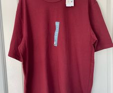 BNWT: Men's t-shirt (Large)