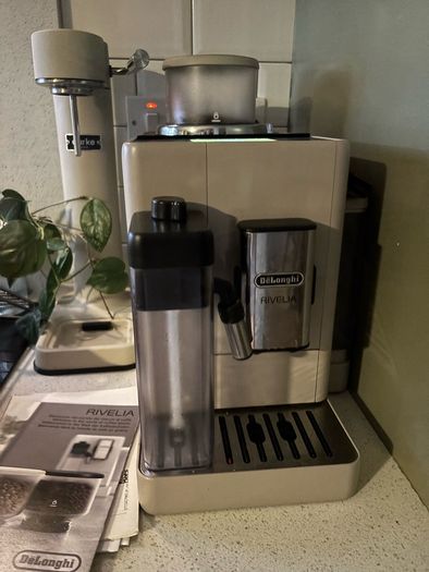Delonghi rivelia beige bought may 2025