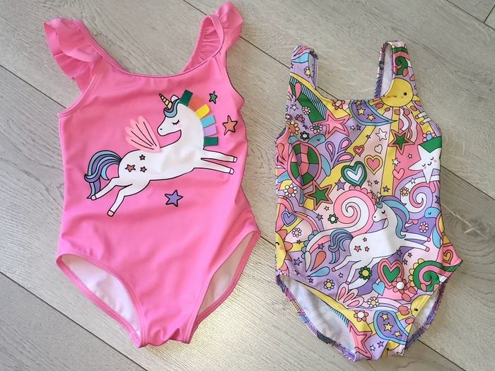 Girls swimsuit