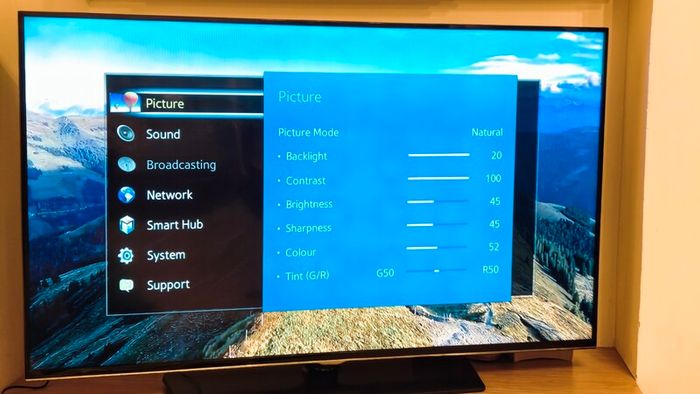 48" FHD Samsung Full HD Smart TV UE48H5500 with Stand & Original Remote
