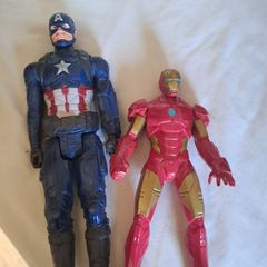 Action figures x 2 captain America marvels