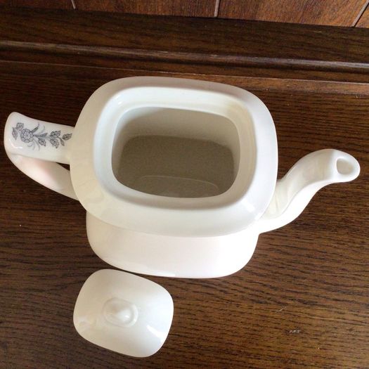 Vintage Spode Delamare pattern stunning coffee pot