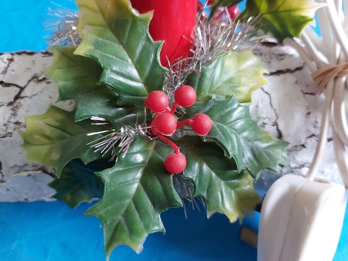 Christmas Wood Burner Lantern, Christmas Log Candle with holly & Berries and dOTERRA PETAL DIFFUSER