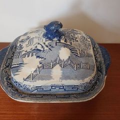 Fabulous Antique Blue and White Transferware Willow Pattern Large Lidded Tureen/Vegetable Dish For Display, Unknown Maker, Most Likely Staffordshire Made