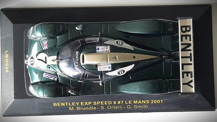 Diecast Model Le Mans Bentley EXP Speed 8 2001 - IXO Le Mans 1:43