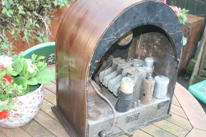 Genuine Antique Cathedral Radio Atwater Kent