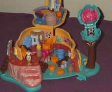 1995 Bluebird Polly Pocket Pocahontas set