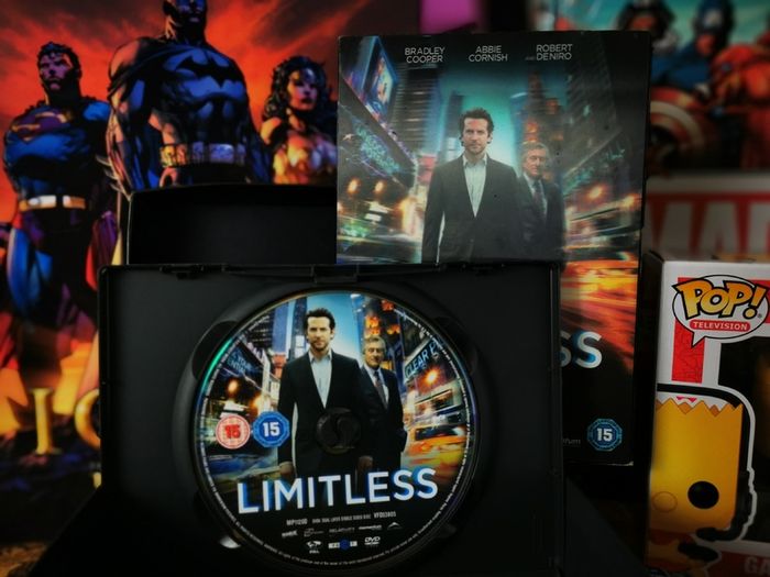 Limitless ! DVD ! Lenticular Slipcase Cover ! 2011 ! Robert De Niro and Bradley Cooper !