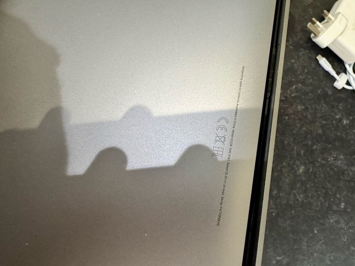 2022 M2 Chip MacBook PRO Retina display Mint condition