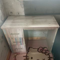Small office desk