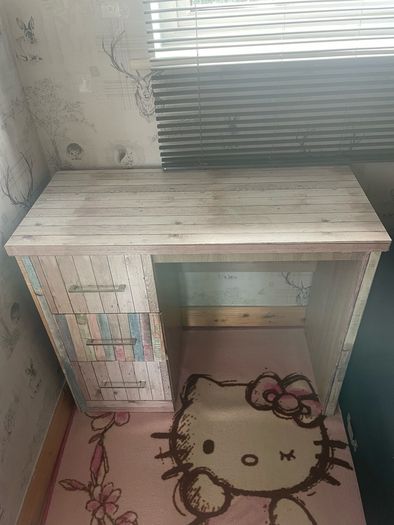 Small office desk