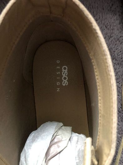 Mens boots size 8 worn once only reduced
