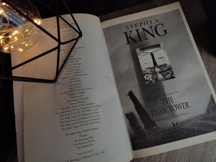 The Dark Tower ! by Stephen King ! 2005 ! by Hodder & Stoughton !