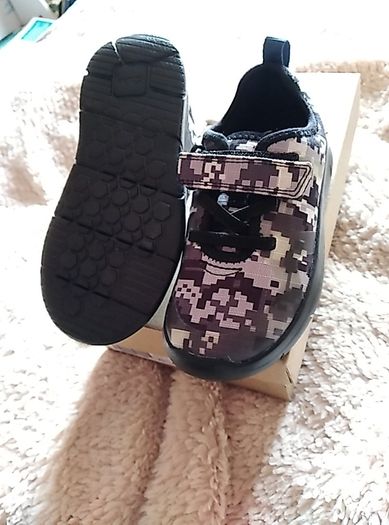 New Clarks runners junior 8G