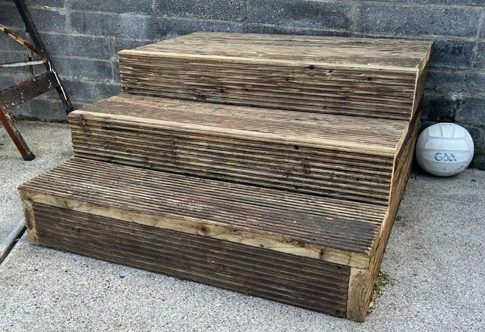Decking step