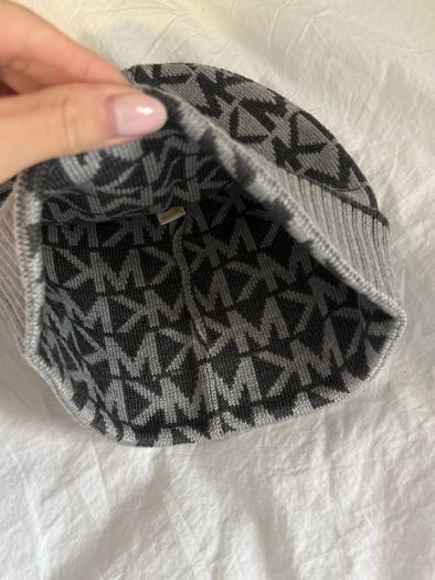 Michael Kors matching hat & scarf set