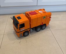 bruder bin truck