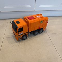 bruder bin truck