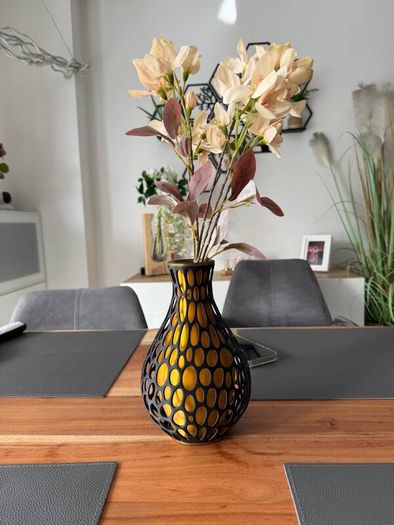 Voronoi style 3D printed decorative vase