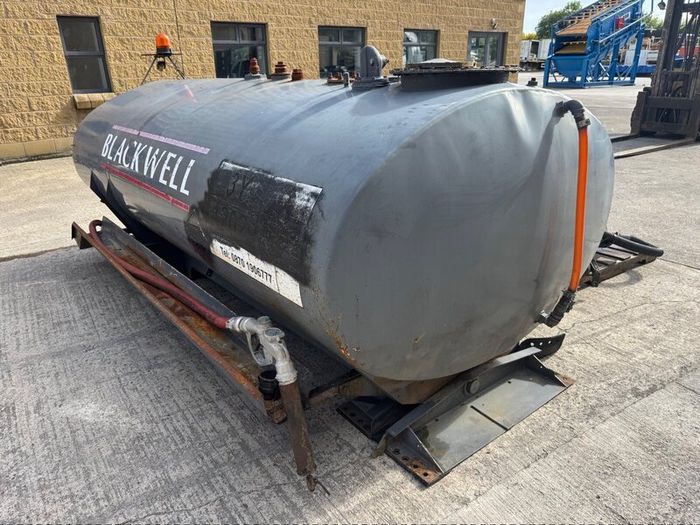 Spartan 6000L / 1500 gal steel fuel tank
