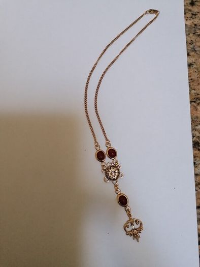 Necklace Gold Tone Wine Cabochon Stones