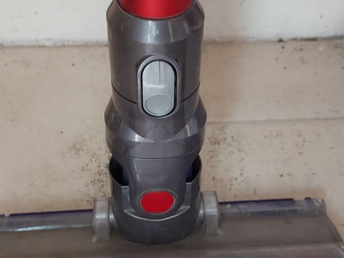 DYSON CYCLONE Vacuum Cleaner, excellent battery and in very good condition