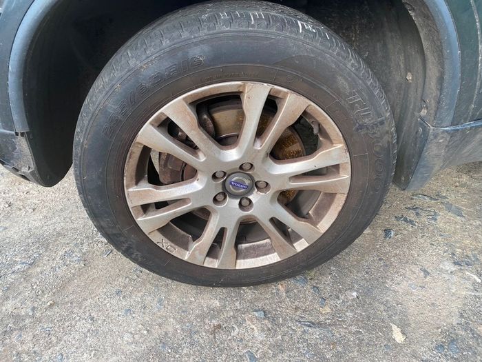 2012 VOLVO xc90 breaking for parts