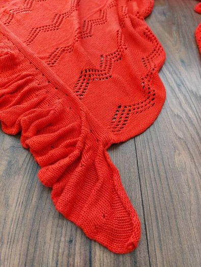 Rouge - red scarf