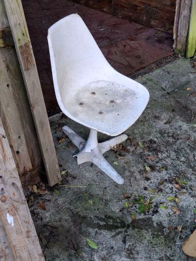 Free fibreglass garden chair