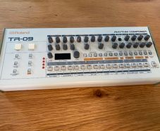 Roland - TR - 09 Rhythm Composer