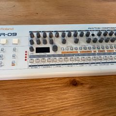 Roland - TR - 09 Rhythm Composer